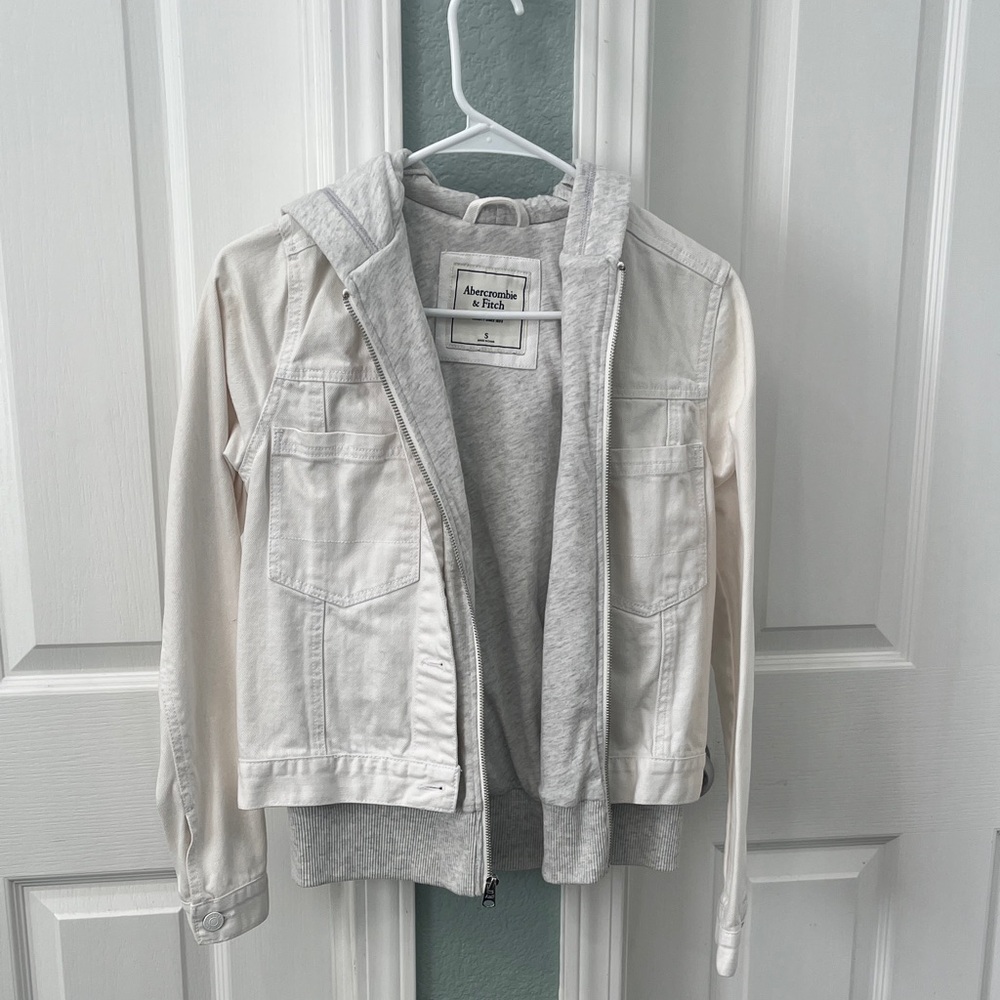 Abercrombie & Fitch White Denim Jacket with Light Gray Hoodie Liner